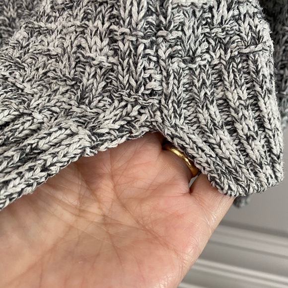 Hilary Radley Women’s Size Small Cowl Neck Sweater Grey Black Vents at Hips - Picture 4 of 10